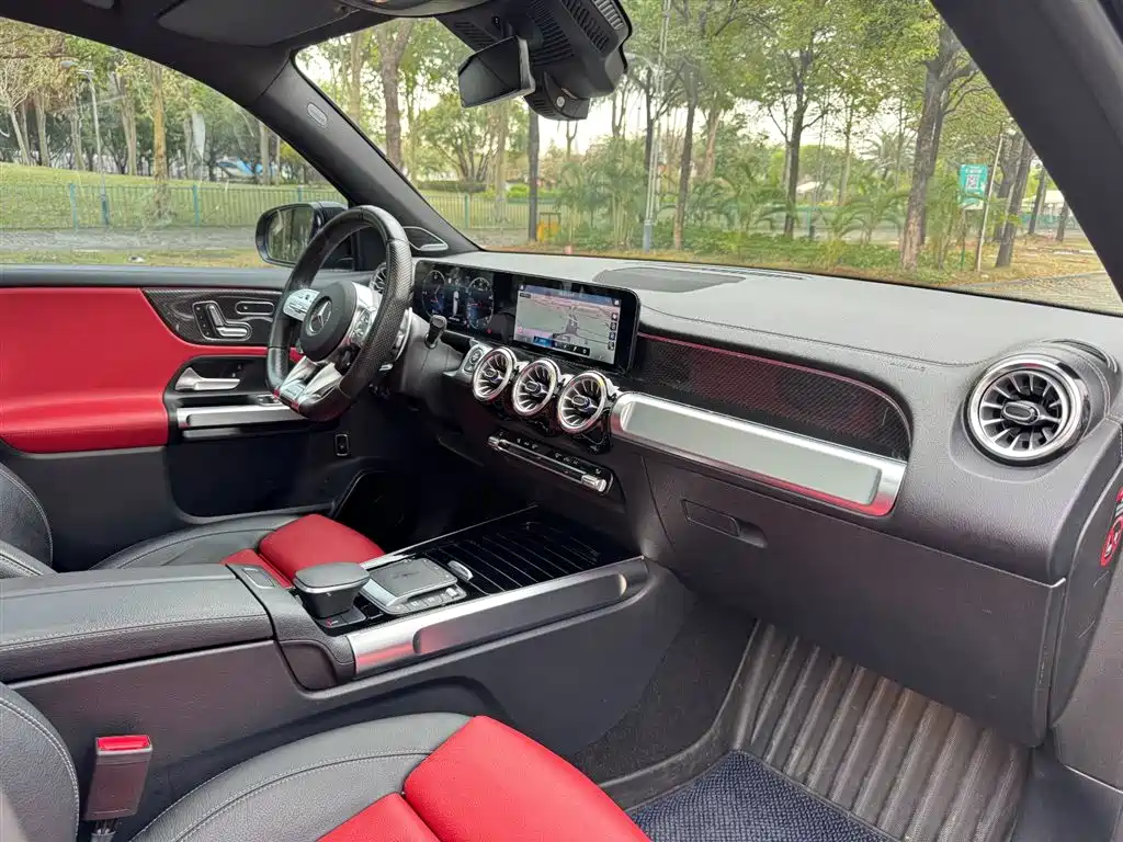 Mercedes-Benz GLB AMG 2022 AMG GLB 35 4MATIC купить на сайте DeffCars