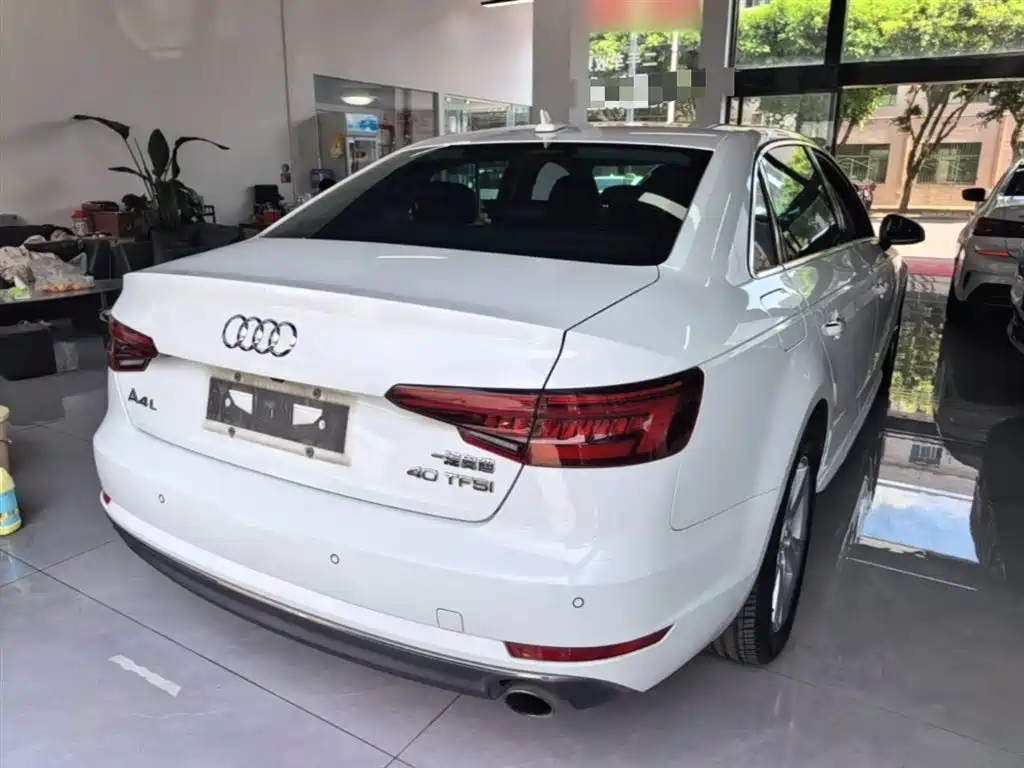Audi A4L 2018 30th Anniversary Model 40 TFSI Enterprising купить на сайте DeffCars