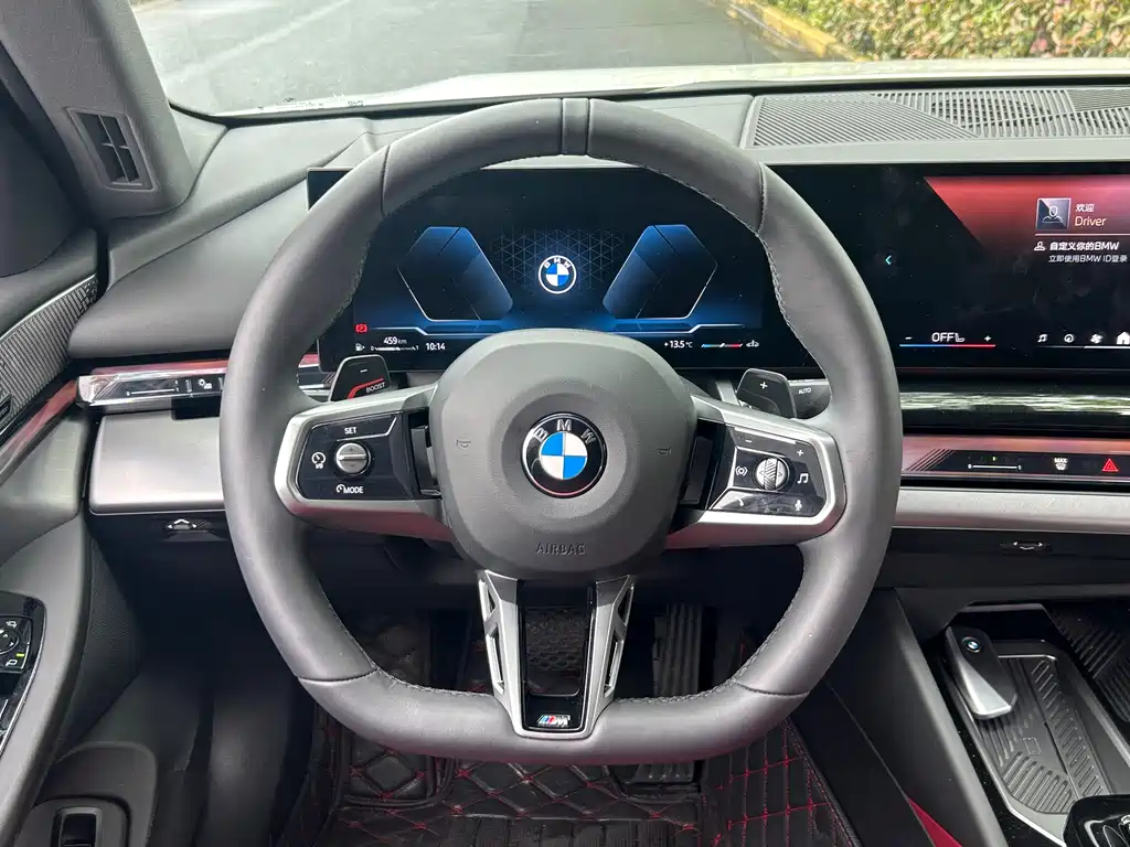 BMW 5 Series 2025 530Li Leading M Sports Package купить на сайте DeffCars