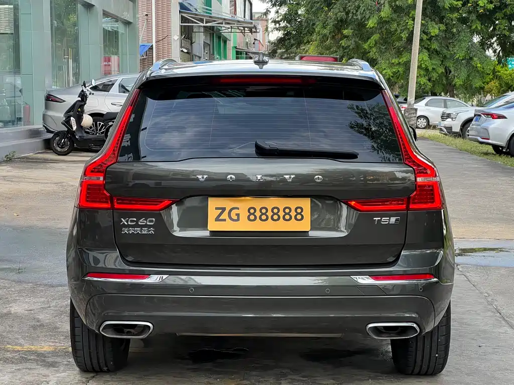 Volvo XC60 2020 T5 four-wheel drive Zhiyuan Deluxe Edition купить на сайте DeffCars
