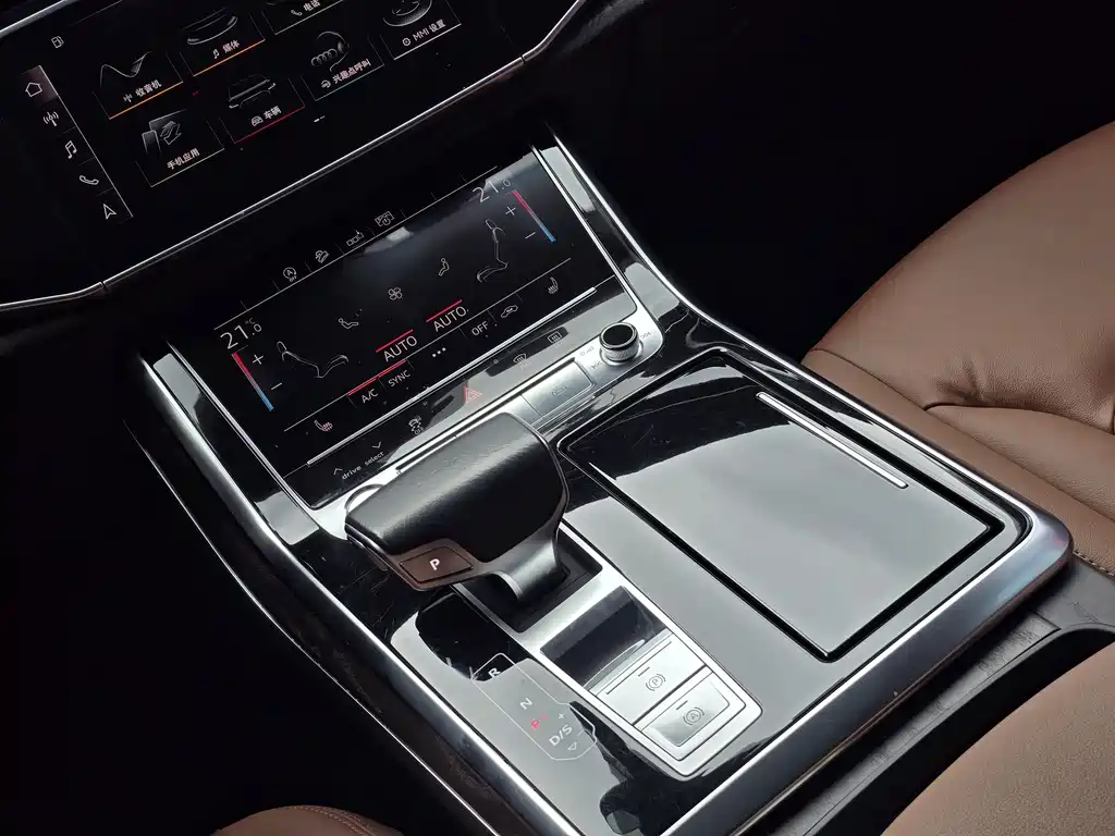 Audi Q8 2019 55 TFSI luxury and dynamic model купить на сайте DeffCars