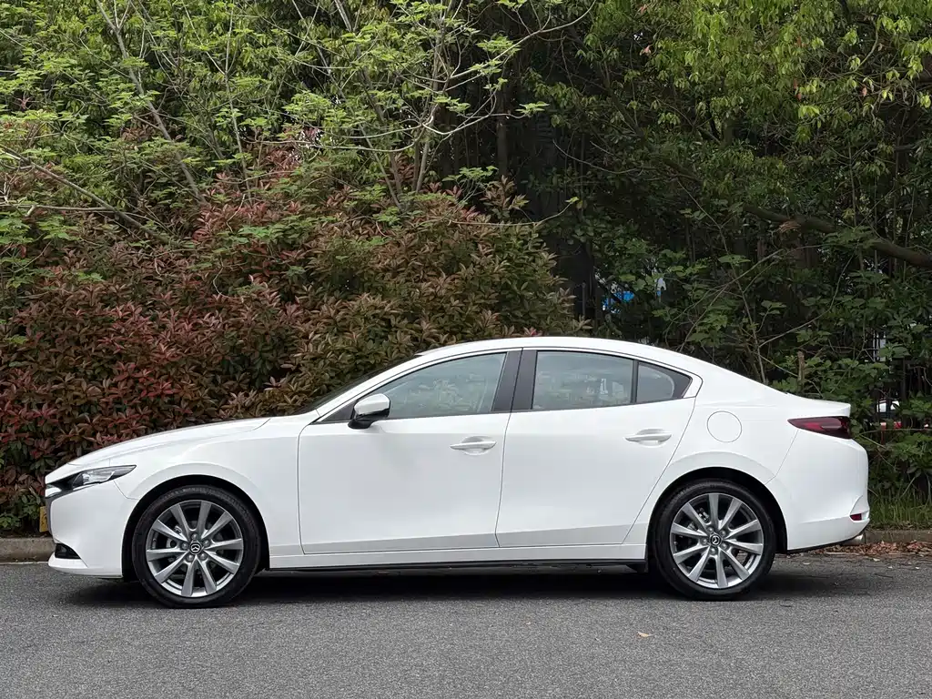 Mazda3 Angkesela 2023 2.0L Automatic Premium Edition купить на сайте DeffCars