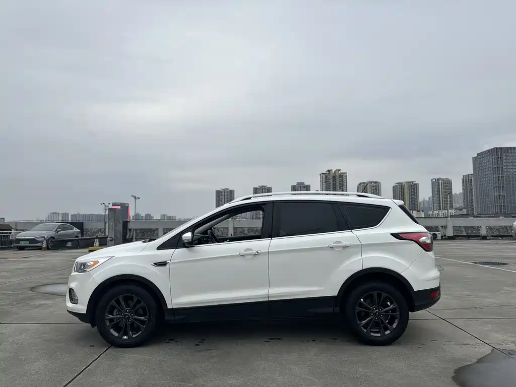 Escape 2019 EcoBoost 180 two-wheel drive platinum airfoil National VI купить на сайте DeffCars