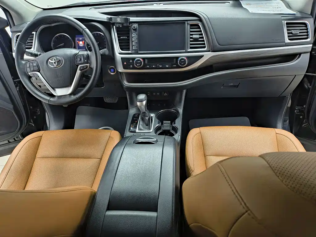 Highlander 2018 2.0T four-wheel drive knight version, 7 seats, National VI купить на сайте DeffCars