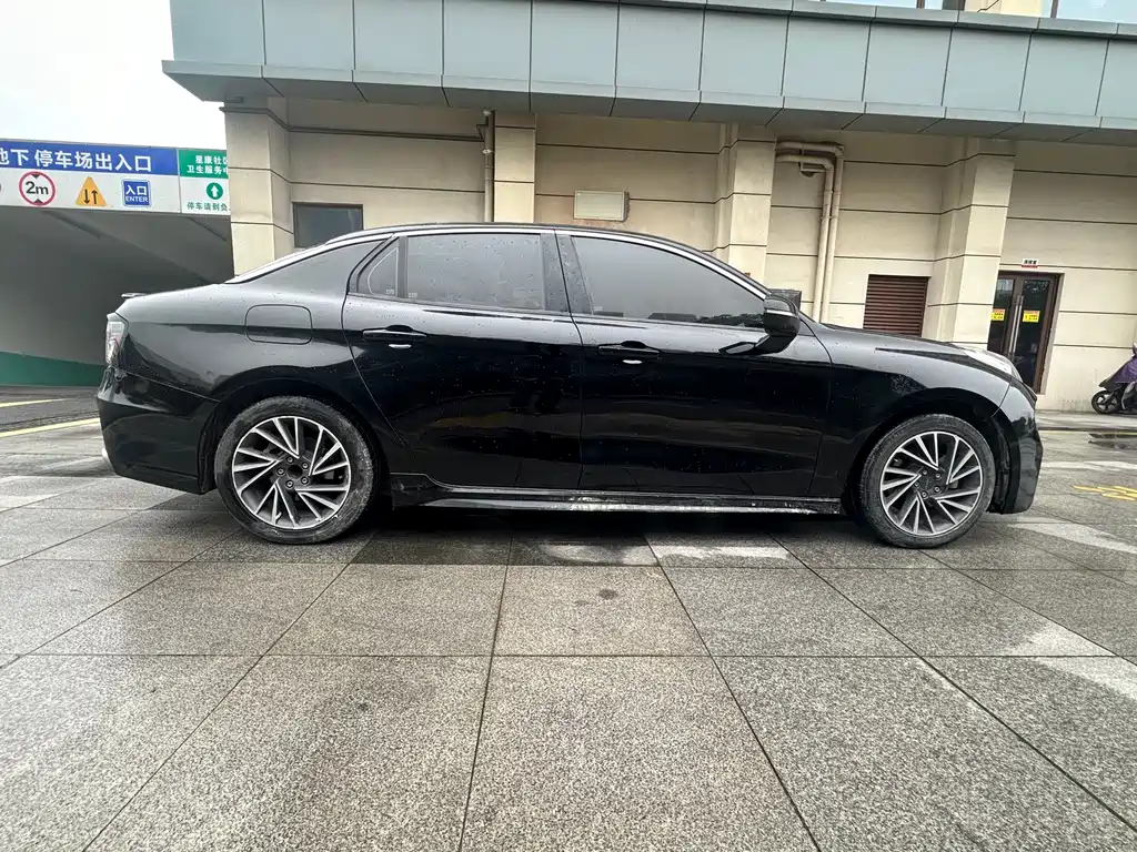 Lynk & Co 03 2020 1.5TD DCT Powerful Edition купить на сайте DeffCars