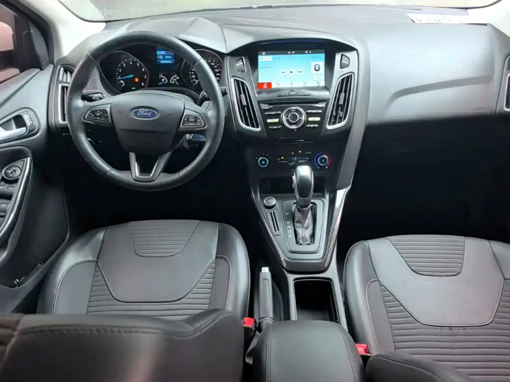 Focus 2018 hatchback classic 1.6L automatic stylish smart mobility version купить на сайте DeffCars