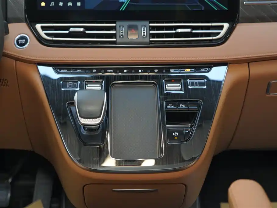 Hongqi HQ9 PHEV 2024 2.0T four-wheel drive business version купить на сайте DeffCars