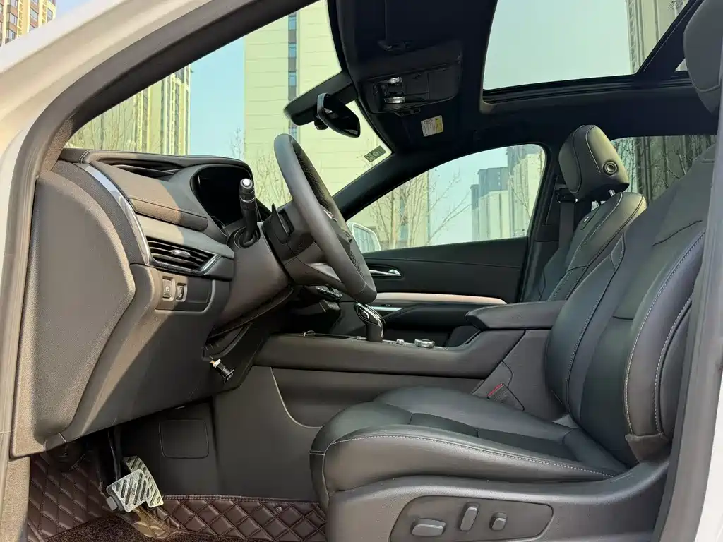 Cadillac XT4 2021 28T two-wheel drive luxury model купить на сайте DeffCars