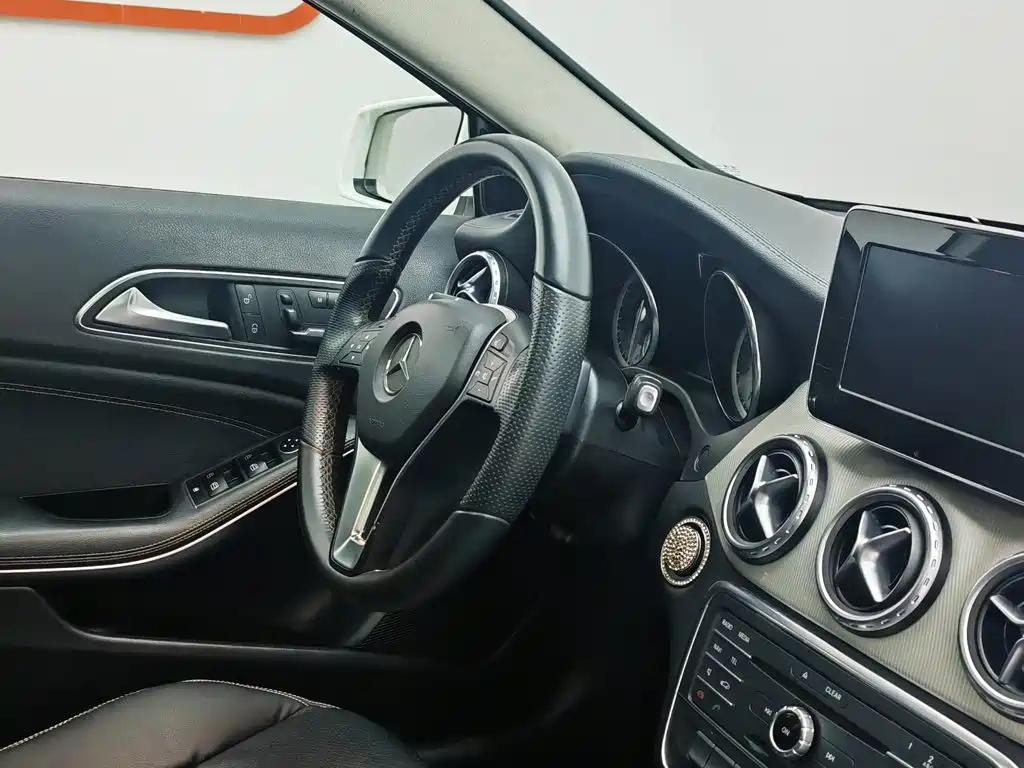 Mercedes-Benz GLA 2016 GLA 200 Fashion Model купить на сайте DeffCars