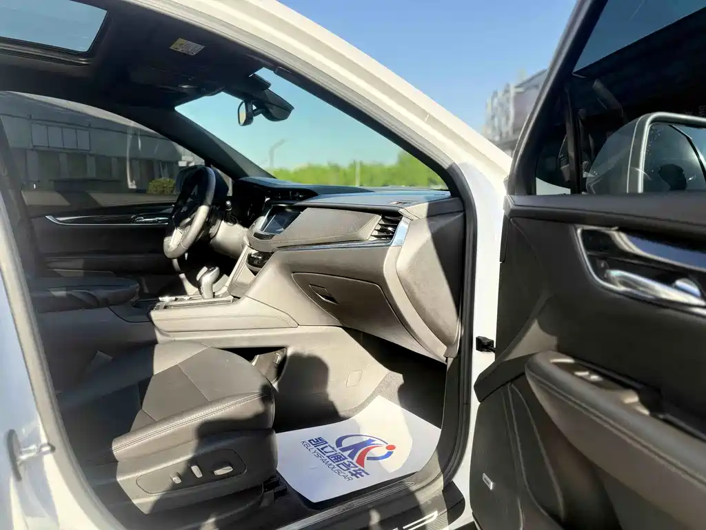 Cadillac XT5 2022 2.0T two-wheel drive luxury model купить на сайте DeffCars