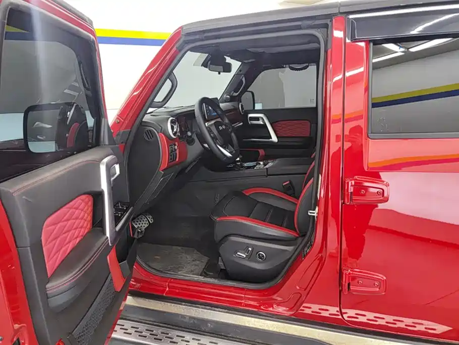Beijing off-road BJ40 2023 2.0T automatic four-wheel drive city hunter version knight type купить на сайте DeffCars