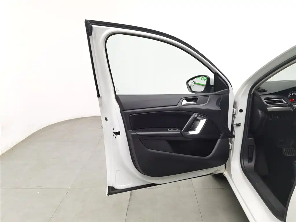 Peugeot 408 2015 1.2T automatic luxury version купить на сайте DeffCars