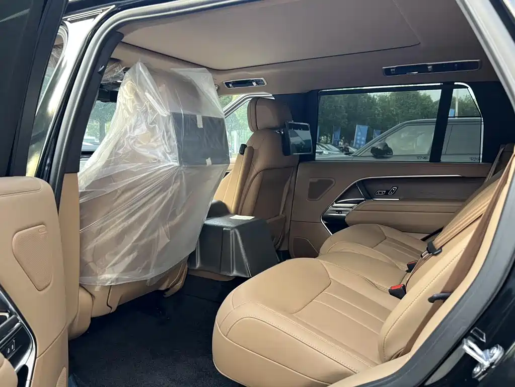 Range Rover 2025 3.0 L6 400PS Genesis Extended Edition купить на сайте DeffCars