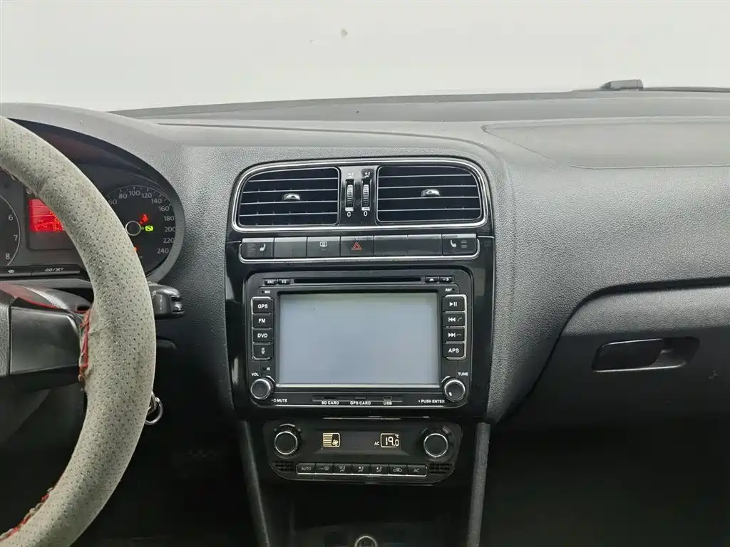 Polo 2011 1.4L automatic cool version купить на сайте DeffCars