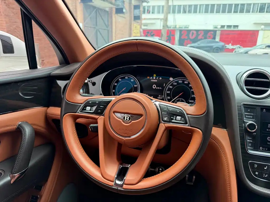 Bentayga 2018 4.0T V8 купить на сайте DeffCars