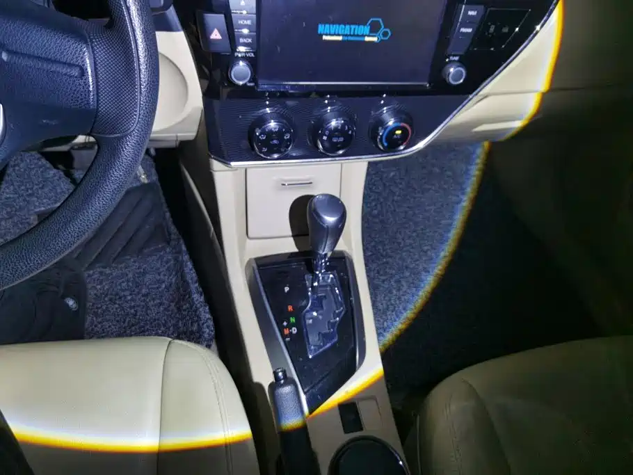 Corolla 2014 1.6L CVT GL-i купить на сайте DeffCars