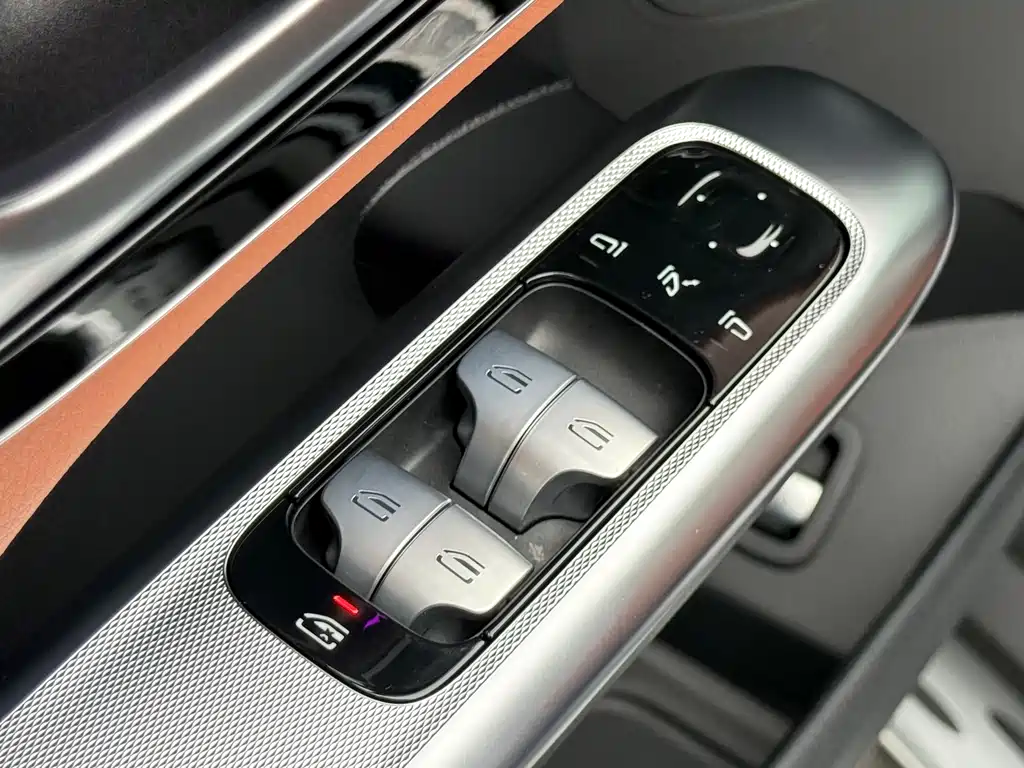 Mercedes-Benz GLC 2024 GLC 260 L 4MATIC luxury model 7 seats купить на сайте DeffCars
