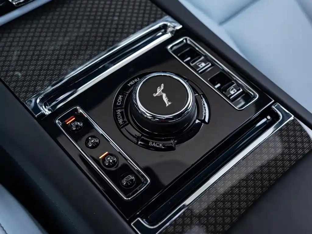 Ghost 2022 6.7T Black Badge купить на сайте DeffCars