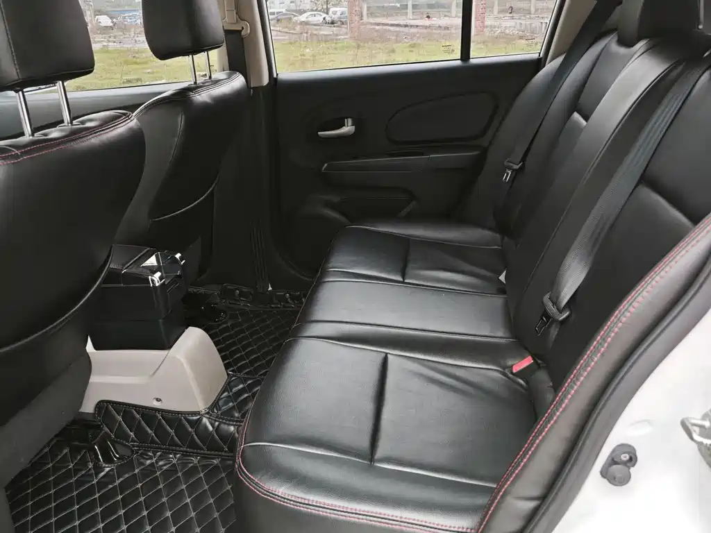 Venucia R50 2015 1.6L automatic fashion version купить на сайте DeffCars