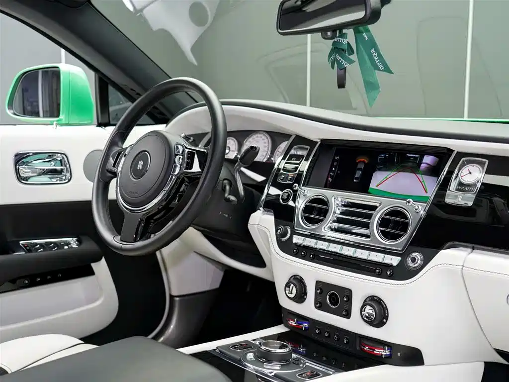 Phantom 2018 6.6T standard model купить на сайте DeffCars