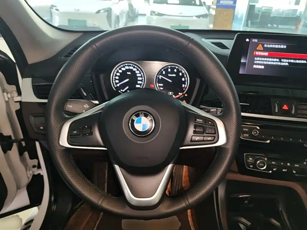 BMW X1 2020 sDrive25Li Leading Model купить на сайте DeffCars