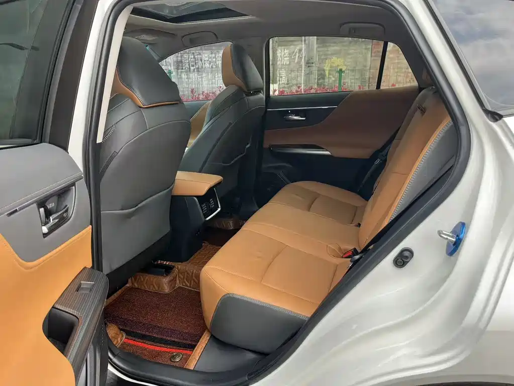 Vesa 2022 2.0L CVT two-wheel drive premium version купить на сайте DeffCars