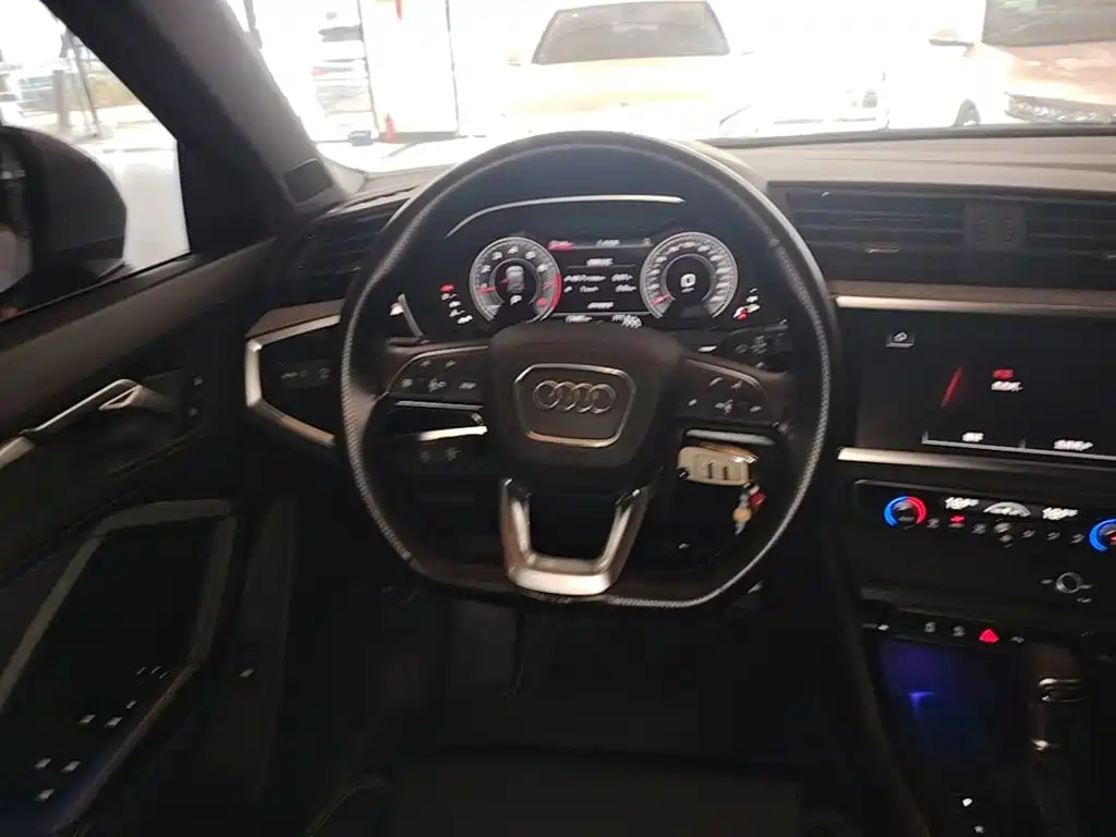 Audi Q3 2024款 35 TFSI 进取动感型 купить на сайте DeffCars