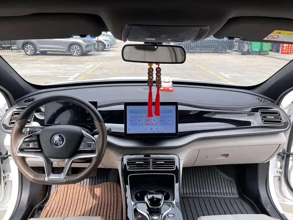 Qin PLUS 2024 Honor Edition EV 420KM leading model купить на сайте DeffCars