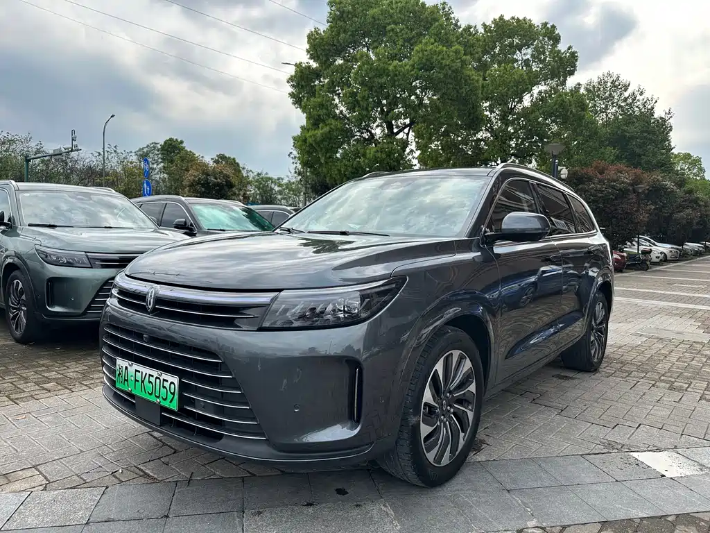 Wenjie M7 2024 1.5T rear drive Plus version 6 seats купить на сайте DeffCars