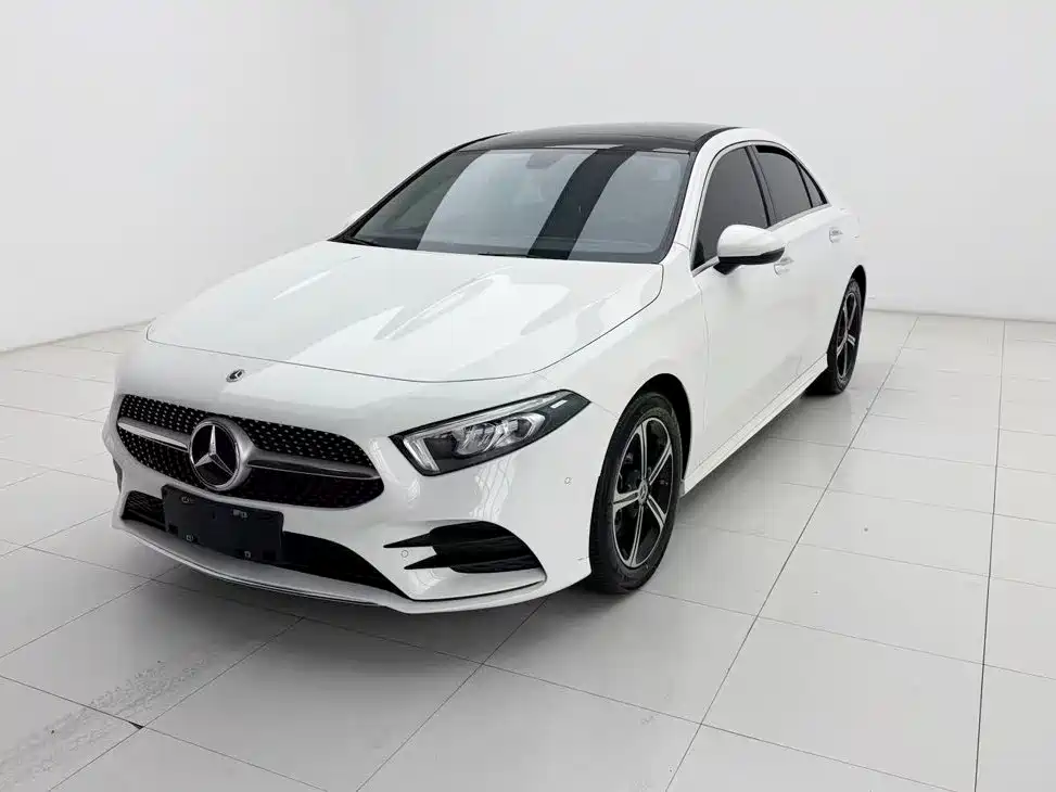 Mercedes A-Class 2022 A200L Sport Sedan Dynamic купить на сайте DeffCars