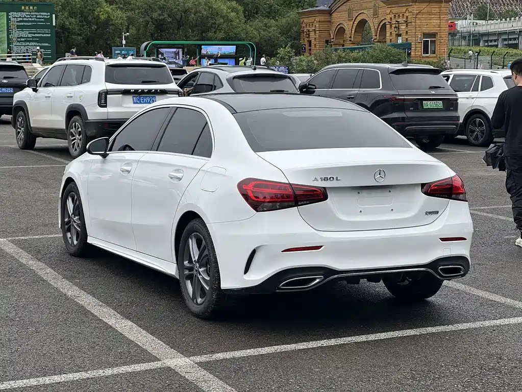 Mercedes A-Class 2022款 改款 A 180 L 运动轿车 купить на сайте DeffCars