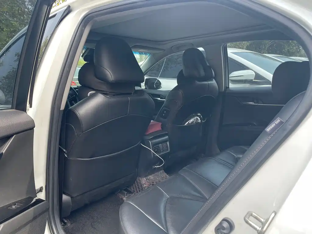 Camry 2018 2.5G Deluxe Edition купить на сайте DeffCars