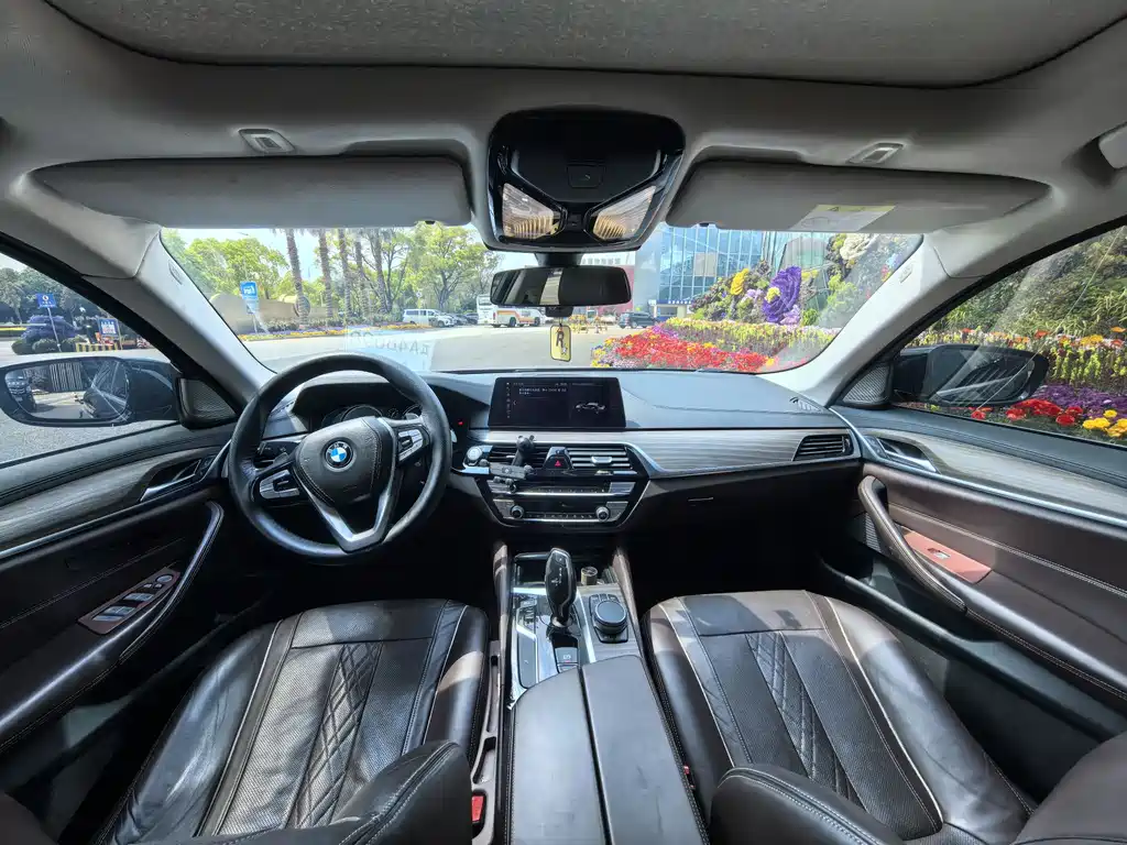 BMW 5 Series 2018 facelift 530Li leading model luxury package купить на сайте DeffCars