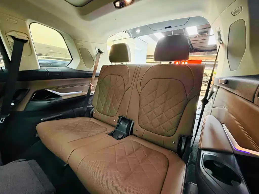 BMW X7 2023 xDrive40i Leading Luxury Package купить на сайте DeffCars