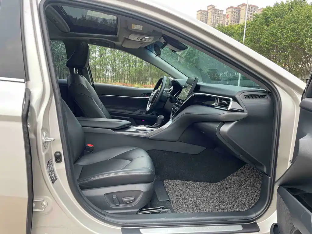 Camry 2023 2.0G Deluxe Edition купить на сайте DeffCars