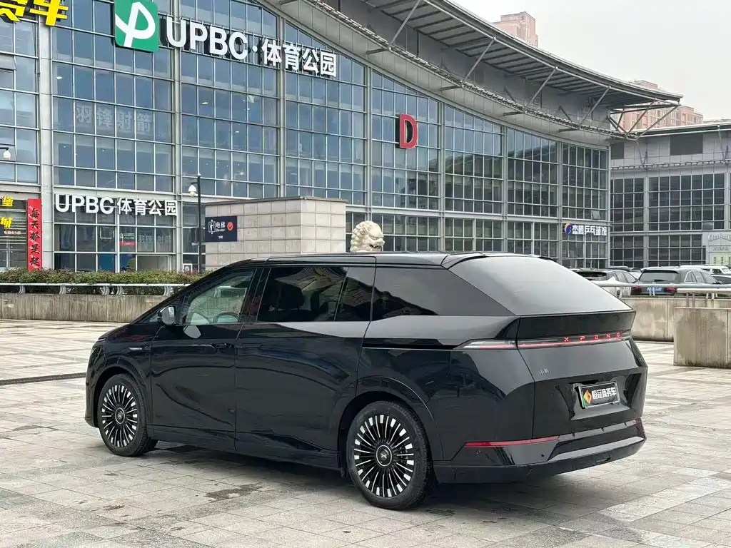 Xpeng X9 2025 pure electric 740 long battery life Max купить на сайте DeffCars