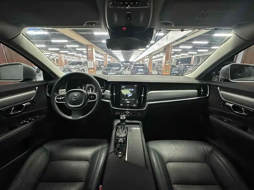 Volvo S90 2018 T4 Zhiyuan Edition купить на сайте DeffCars