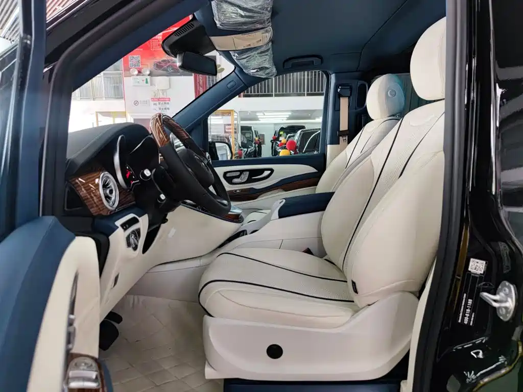 Mercedes-Benz V-Class 2021 V 260 L Long Wheelbase Luxury Edition купить на сайте DeffCars