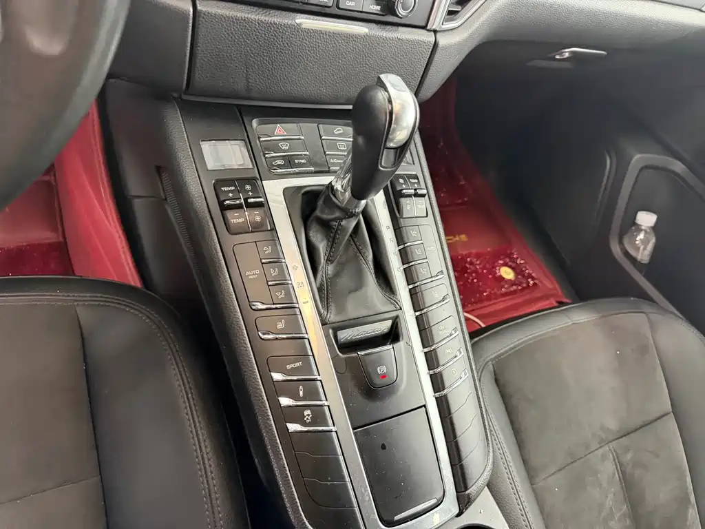 Macan 2017 Macan 2.0T купить на сайте DeffCars