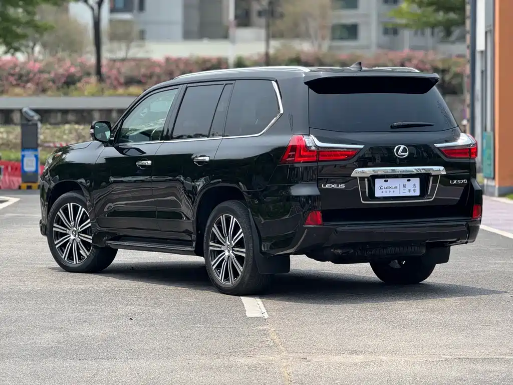 Lexus LX 2017 570 Premium Luxury Edition купить на сайте DeffCars