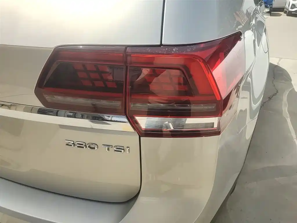 Touron 2017 380TSI four-wheel drive comfort version купить на сайте DeffCars