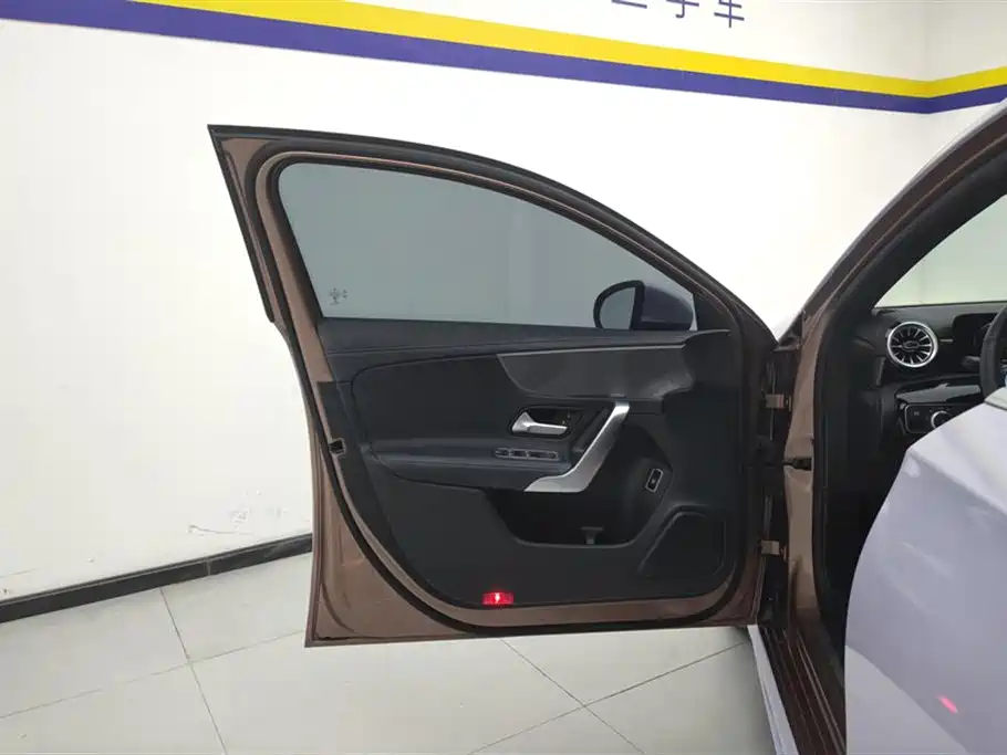 Mercedes-Benz A-Class 2022 Facelift A 200 L Sports Sedan Fashionable купить на сайте DeffCars