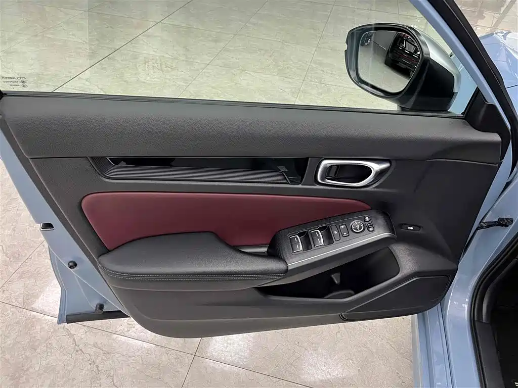 Stylish 2023 2.0L e:HEV Rui·Exclusive Edition купить на сайте DeffCars