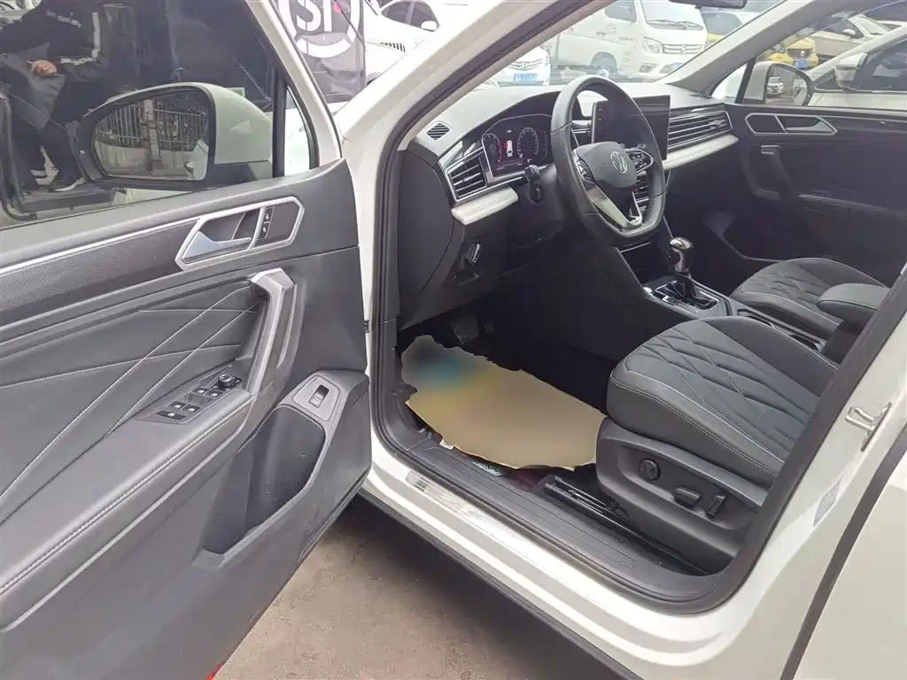 Tiguan L 2023 330TSI automatic two-wheel drive smart version купить на сайте DeffCars