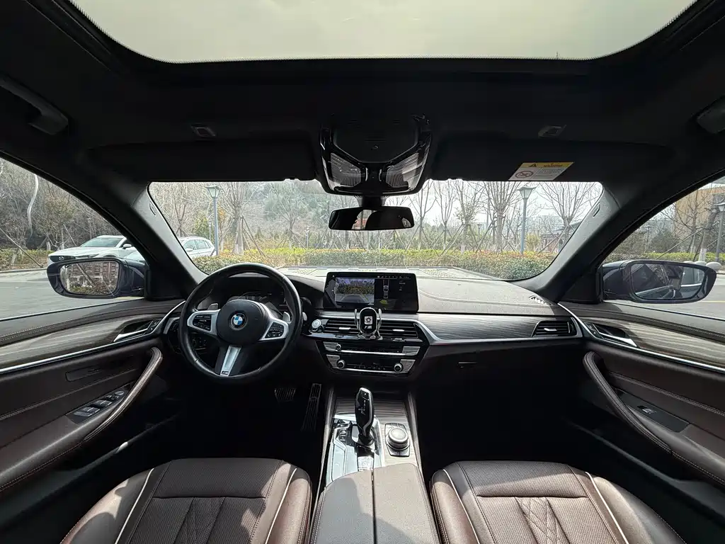 BMW 5 Series 2022 facelift 530Li leading M sports package купить на сайте DeffCars