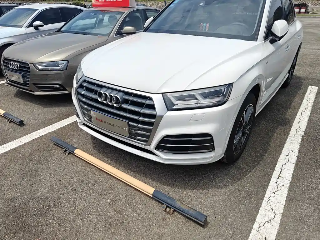 Audi Q5L 2018 45 TFSI Exclusive Fashion Model National VI купить на сайте DeffCars