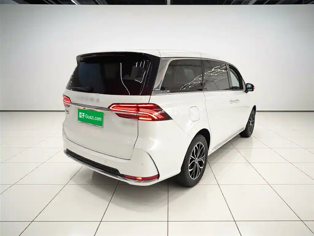 Roewe iMAX8 New Energy 2025 1.5T DMH Lu Zun Premium Edition купить на сайте DeffCars
