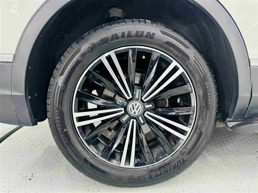 Tiguan L 2019 330TSI automatic two-wheel drive panoramic comfort version National VI купить на сайте DeffCars