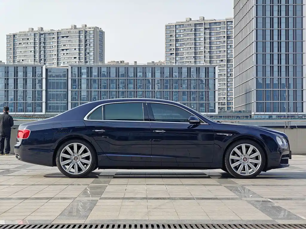 Flying Spur 2017 4.0T V8 Standard Edition купить на сайте DeffCars