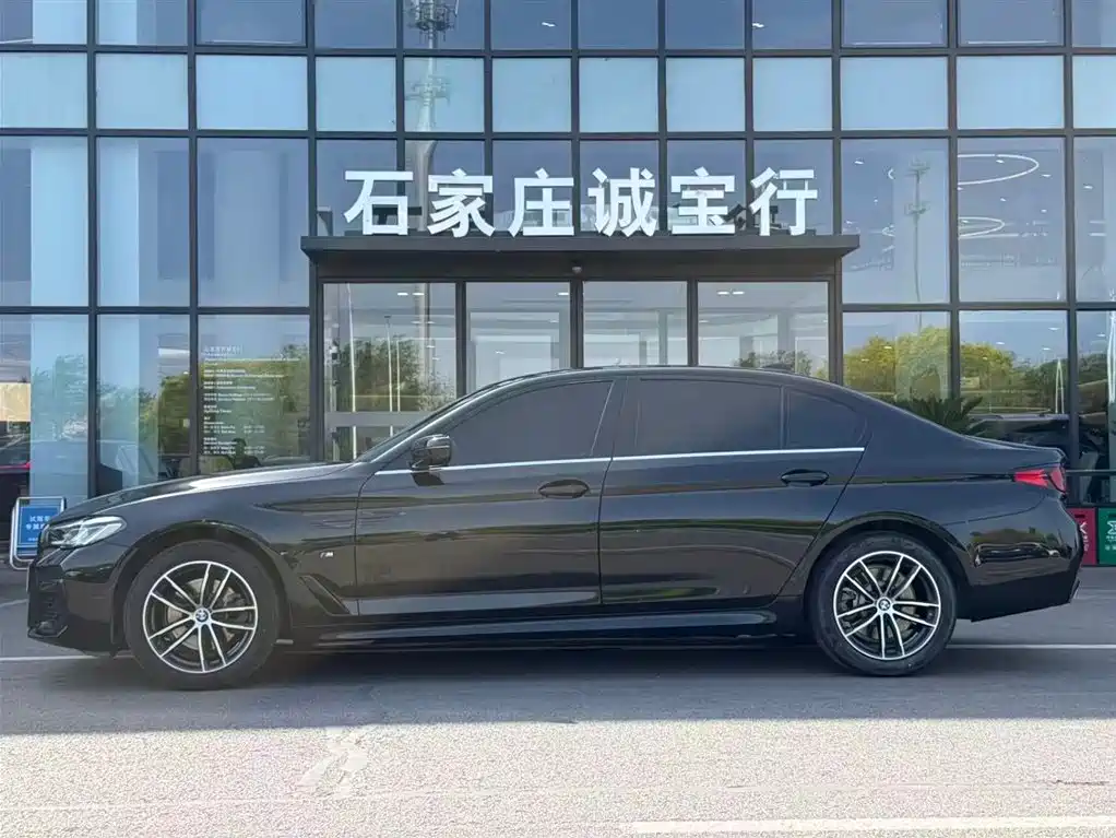 BMW 5 Series 2022 525Li M Sports Package купить на сайте DeffCars